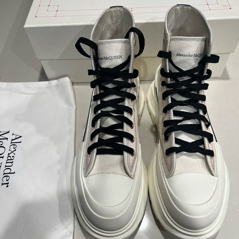 Alexander mcqueen boots tread slick